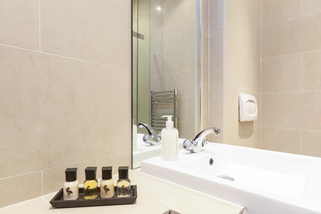 Club Living - Barbican Apartments Londra Esterno foto