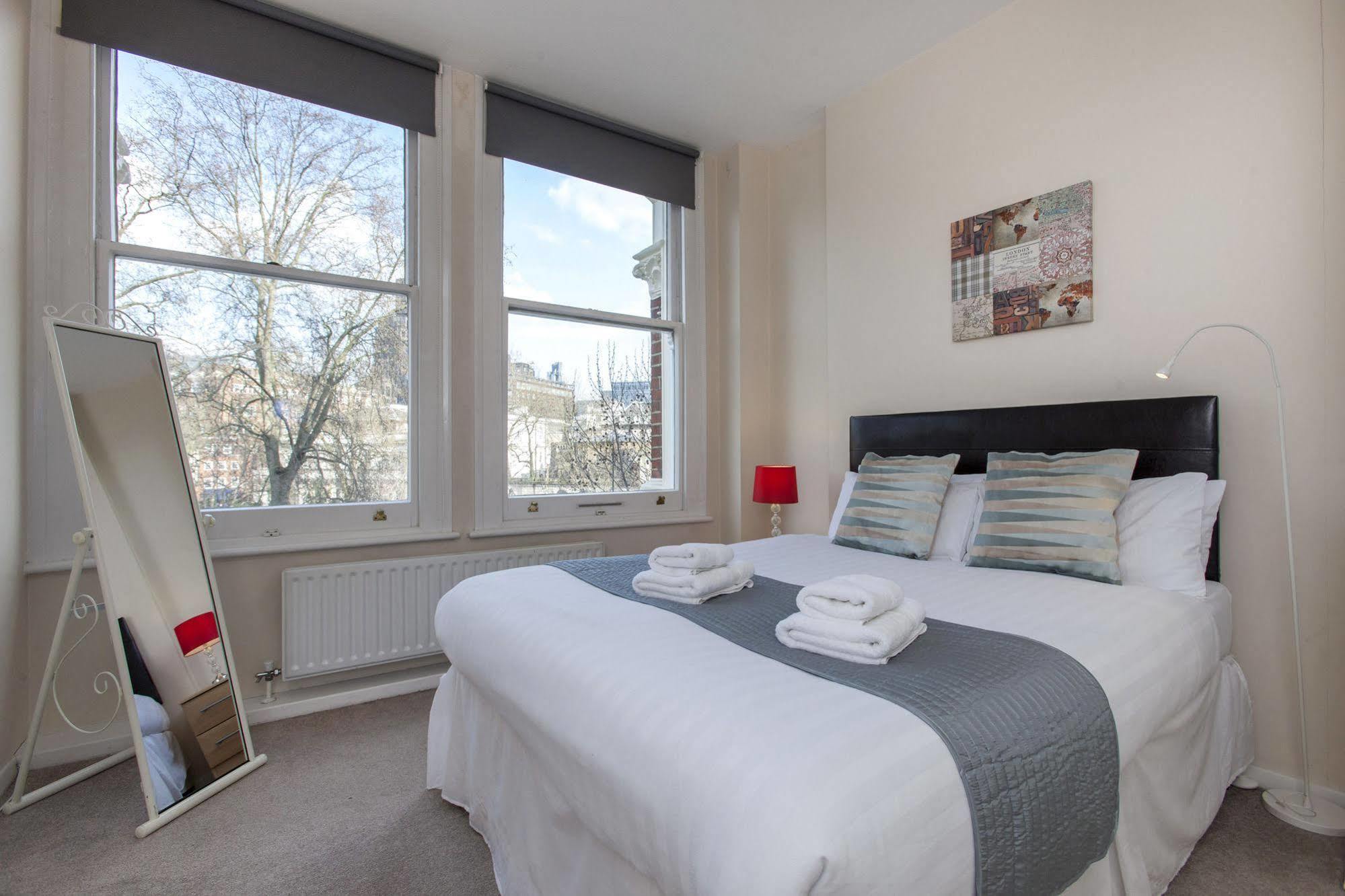 Club Living - Barbican Apartments Londra Esterno foto