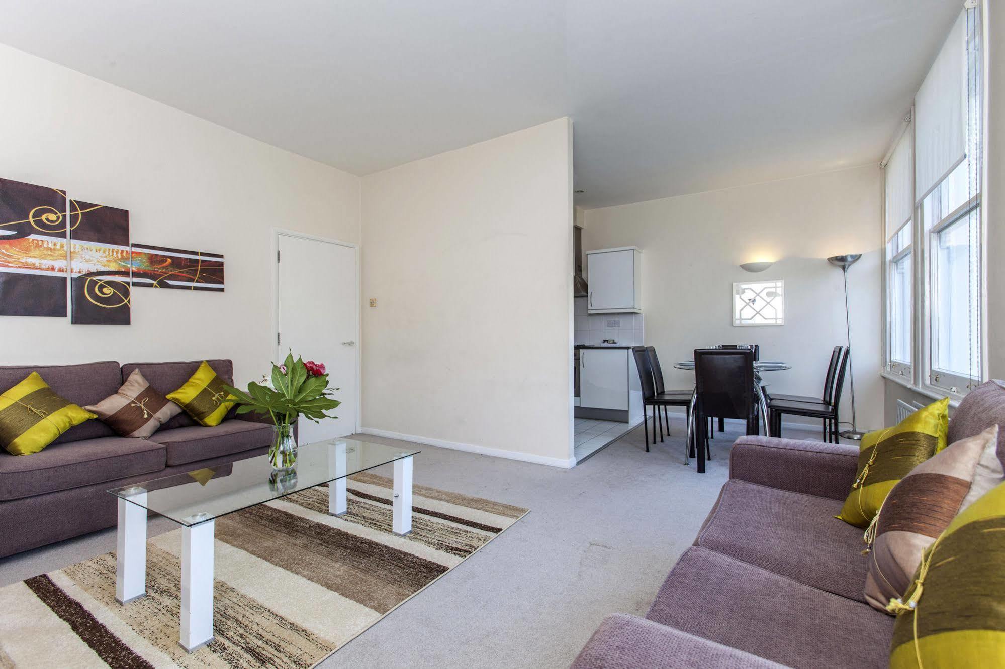 Club Living - Barbican Apartments Londra Esterno foto