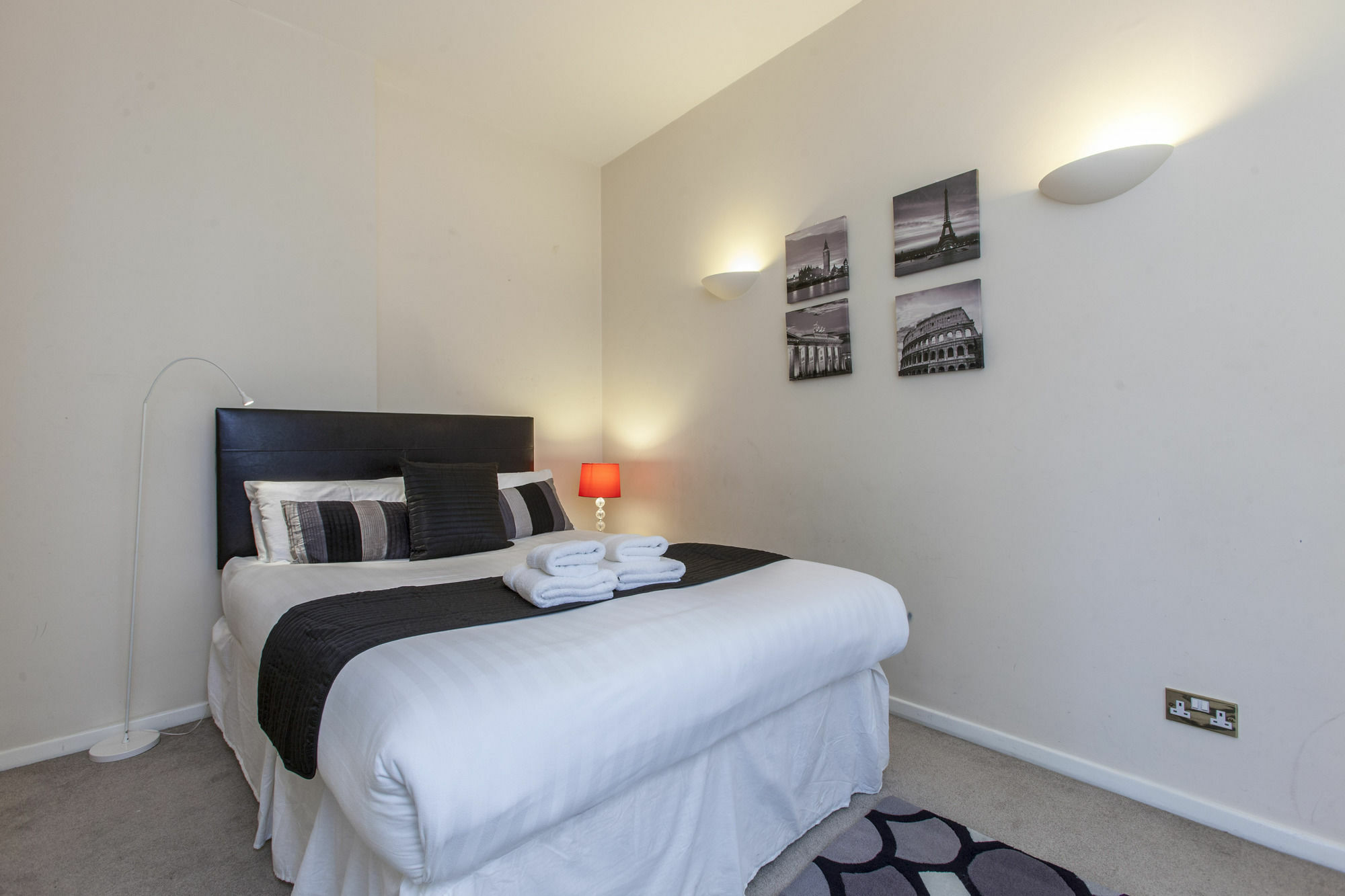 Club Living - Barbican Apartments Londra Esterno foto